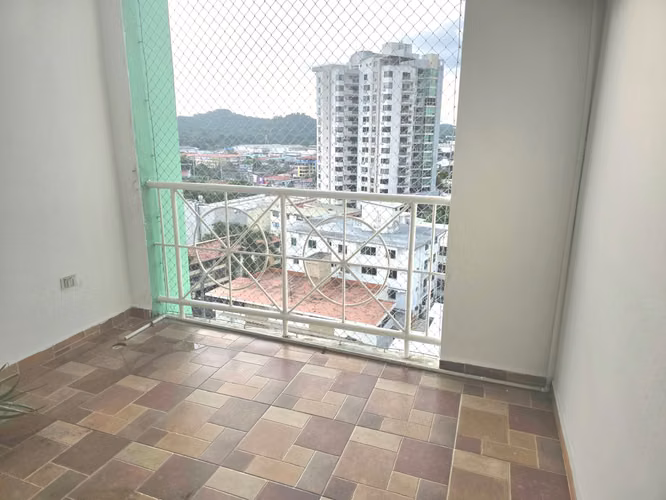 Apartamento en Via Argentina | 3 recamaras | con balcon