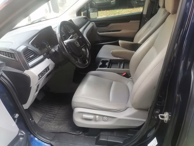 HONDA ODYSSEY 2018 FULL EXTRAS - Imagen 12