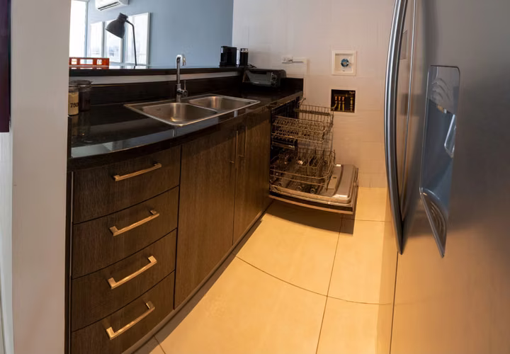 ALQUILO APARTAMENTO AMOBLADO EN PH SKY POINT $1,100 - Imagen 15