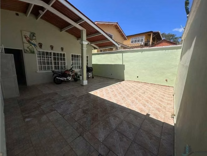 ALQUILO CASA EN QUINTAS DE SAN ANTONIO CIUDAD DE PANAMÁ 4 RECAMARAS - Imagen 8