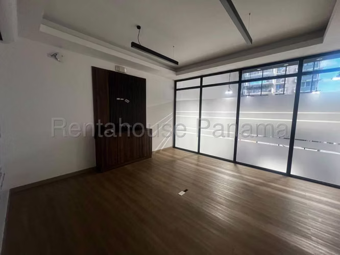 Alquiler de local comercial en Obarrio AK