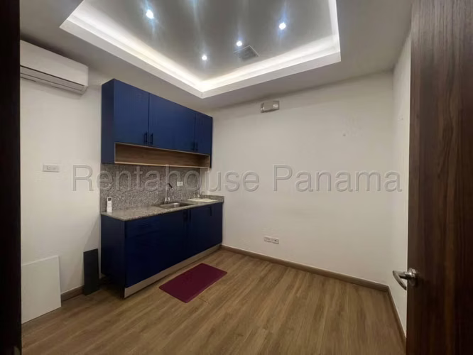 Alquiler de local comercial en Obarrio AK