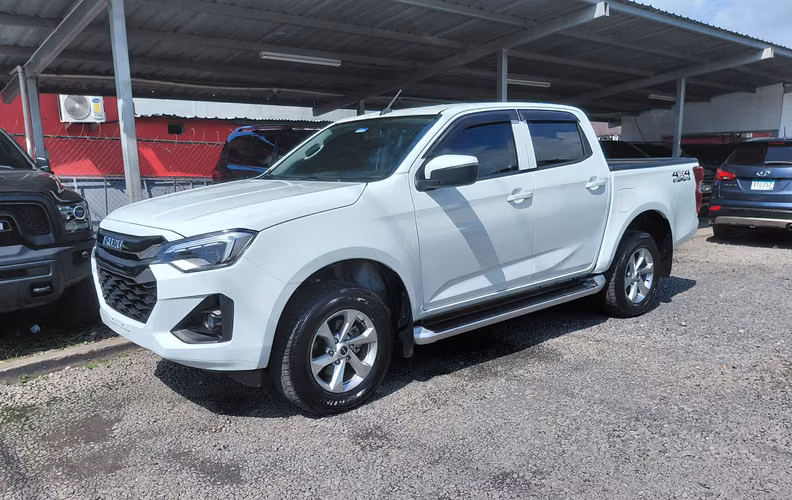 2026 Isuzu D-Max 3.0 TD - solo 12,003 km - impecable