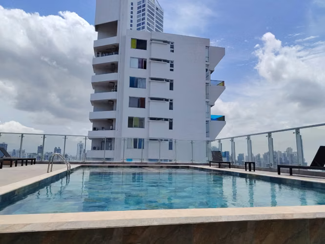 Hermoso Apartamento Amueblado en Avenida Balboa Vista Al Mar - Imagen 14