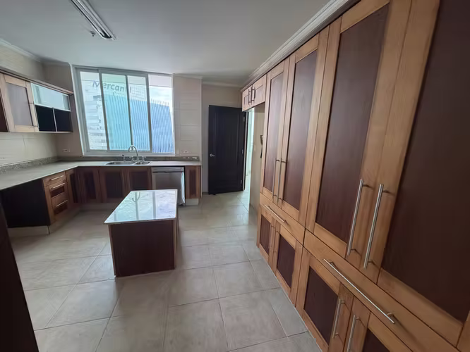 REMATE en Punta Pacifica, 220m2, vista al mar - Imagen 10