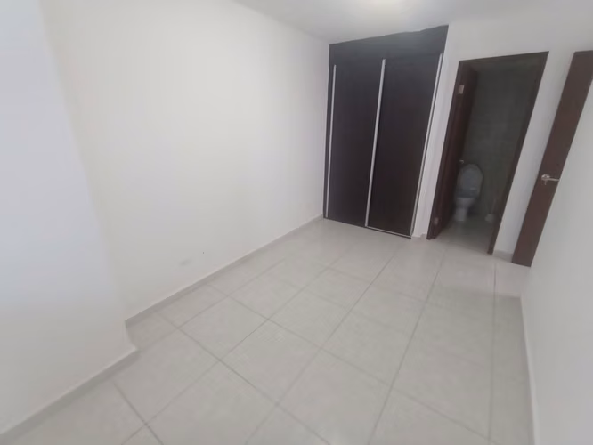 ALQUILO APTO 2REC 2BAÑOS AVENIDA BALBOA DIAGONAL AL MERCADO DE MARISCOS