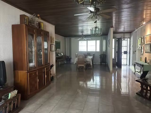 SE VENDE AMPLIA CASA EN VILLA ZAITA, LAS CUMBRES - Imagen 3