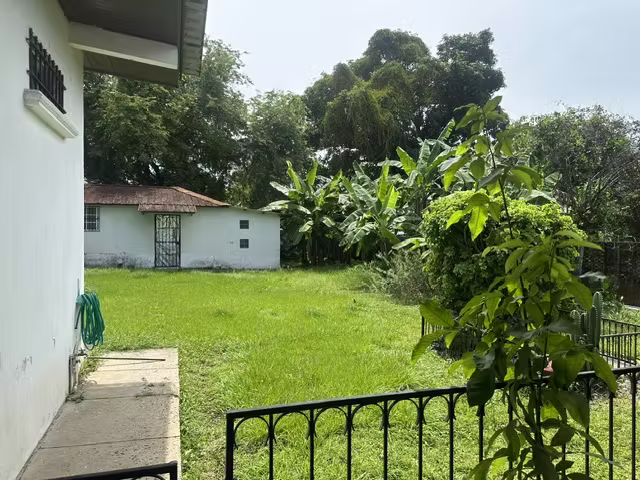 SE VENDE AMPLIA CASA EN VILLA ZAITA, LAS CUMBRES - Imagen 12