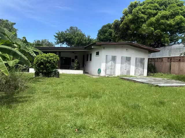 SE VENDE AMPLIA CASA EN VILLA ZAITA, LAS CUMBRES - Imagen 11