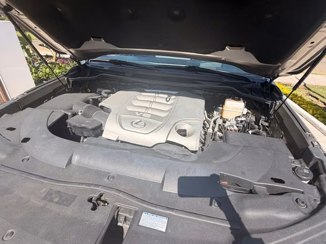 LEXUS LX 570