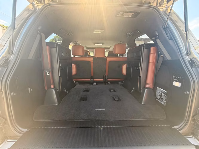 LEXUS LX 570