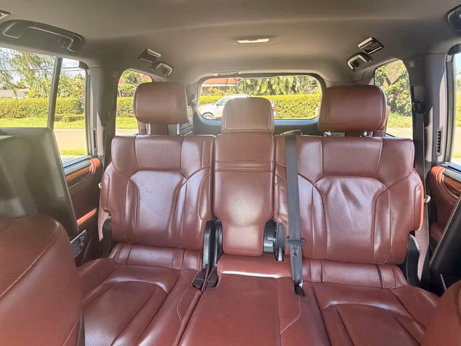 LEXUS LX 570