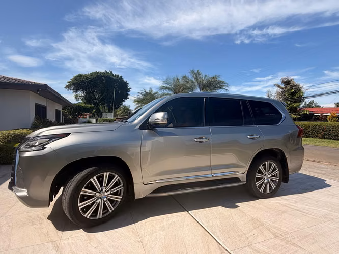 LEXUS LX 570