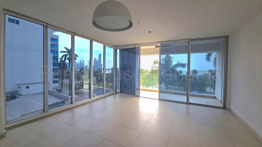 Apartamento en Venta en Avenida Balboa 27EPP1035