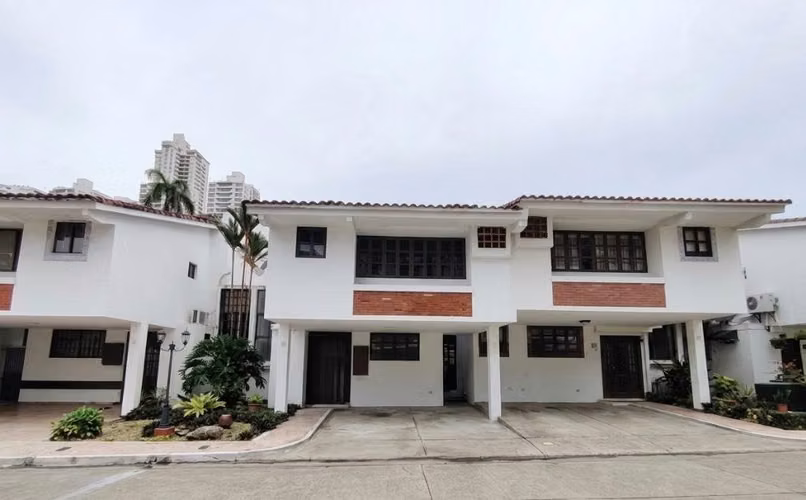 Casa dúplex remodelada en Los Flamingos, San Francisco — lista para mudarse! - Imagen 1