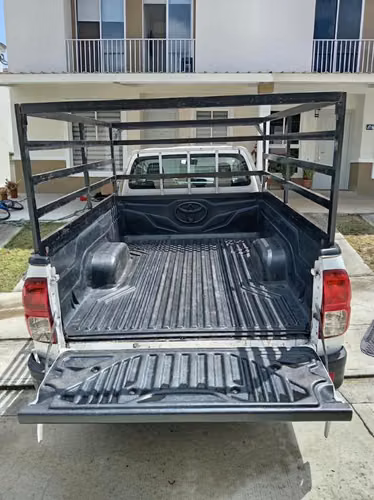 Vendo Hilux cabina sencilla 4x4 año 2016 - Imagen 4