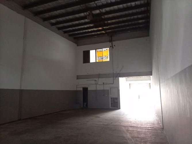 Se alquila Galera en conjunto cerrado con vigilancia 24