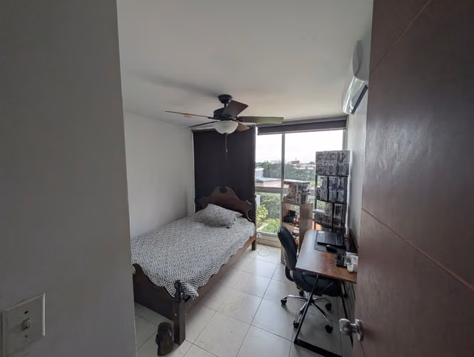 Apartamento en Via Transistmica I con 2 parkings y balcón