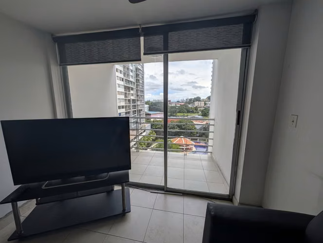 Apartamento en Via Transistmica I con 2 parkings y balcón