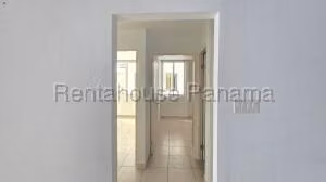 Venta de Apartamento con 113m2 en Brisas del Golf PH Peninsula Norte 27-1269SR