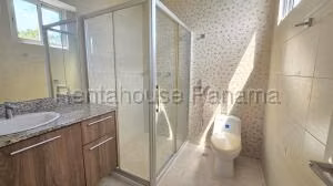 Venta de Apartamento con 113m2 en Brisas del Golf PH Peninsula Norte 27-1269SR