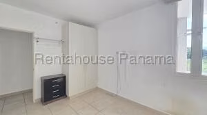 Venta de Apartamento con 113m2 en Brisas del Golf PH Peninsula Norte 27-1269SR