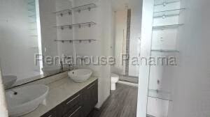 Venta de Apartamento con 104m2 en Avenida Ba,boa pH Element 27-1275SR