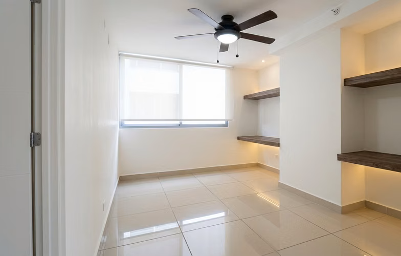 Apartamento en Via España  86m² |con balcón y 2 estacionamientos