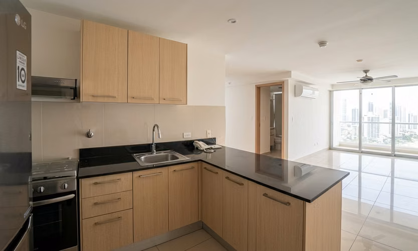 Apartamento en Via España  86m² |con balcón y 2 estacionamientos