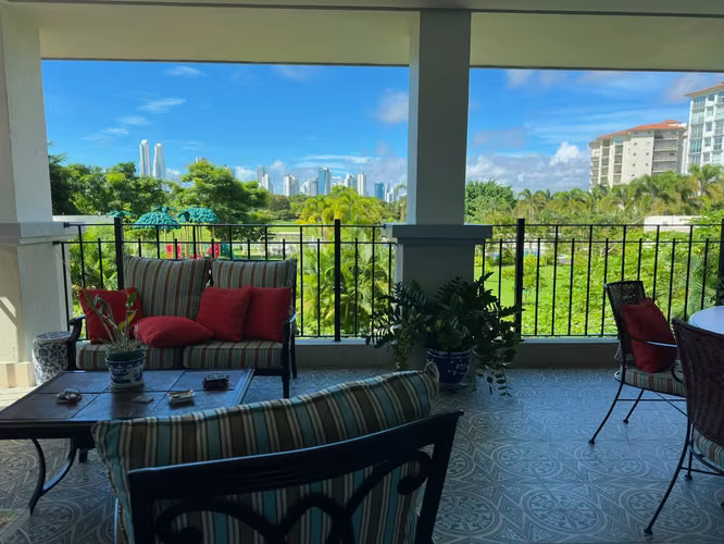 Apartamento Exclusivo en Santa María | Vista al Golf - Imagen 12