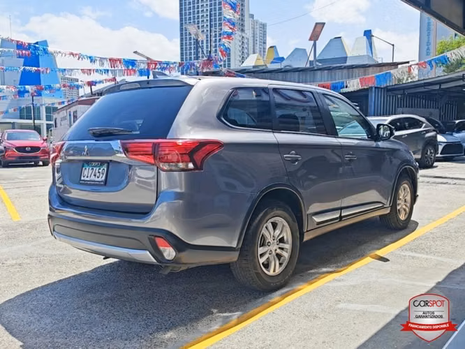 Mitsubishi Outlander 2018 Automática CI7459 - Imagen 4