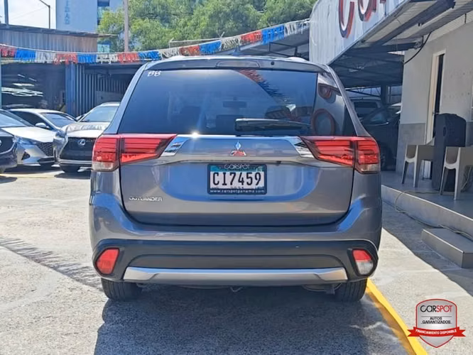 Mitsubishi Outlander 2018 Automática CI7459 - Imagen 5