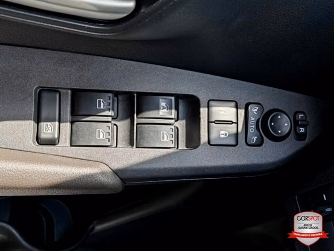 Toyota Yaris E 2024 Automática EK4815