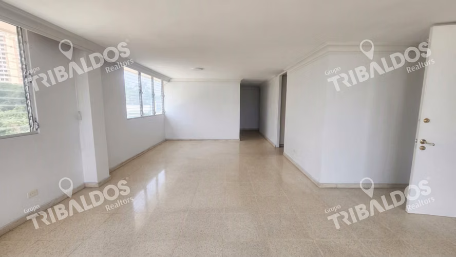 Sale of Apartment in the Esmeralda Building, Bella Vista