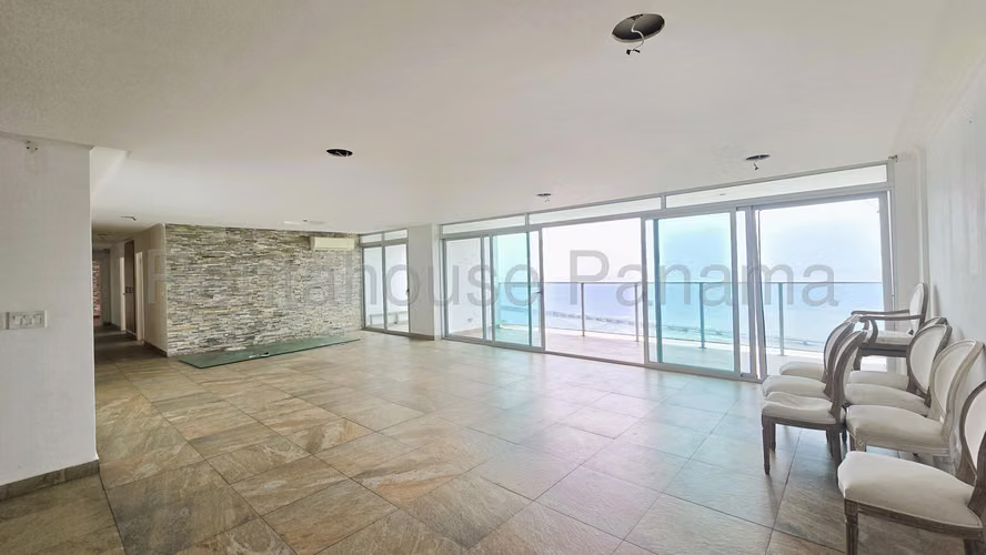 Venta de Apartamento en Coco del Mar Ph Nautica 320 Mts PD