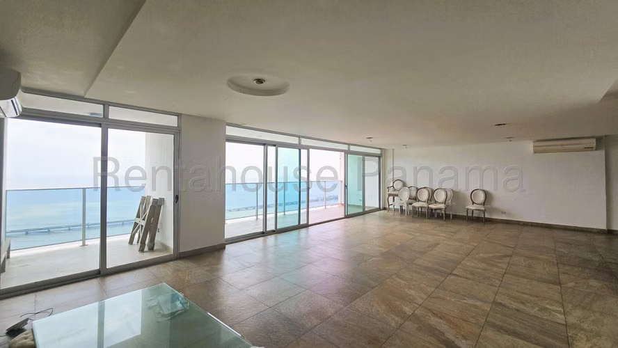 Venta de Apartamento en Coco del Mar Ph Nautica 320 Mts PD
