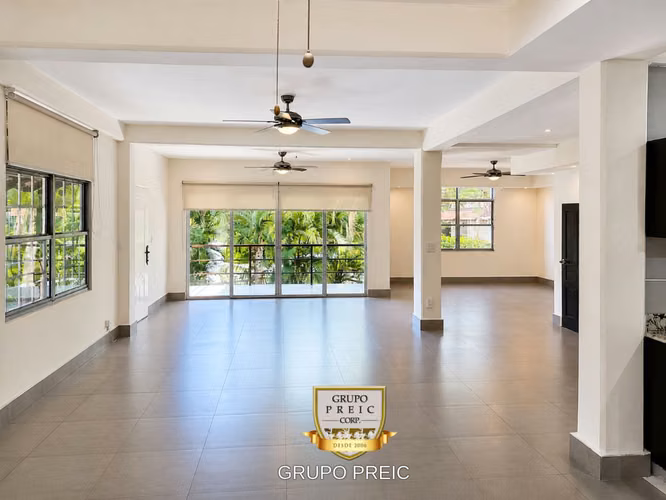 CASA EN ALQUILER CLAYTON LINEA BLANCA AC