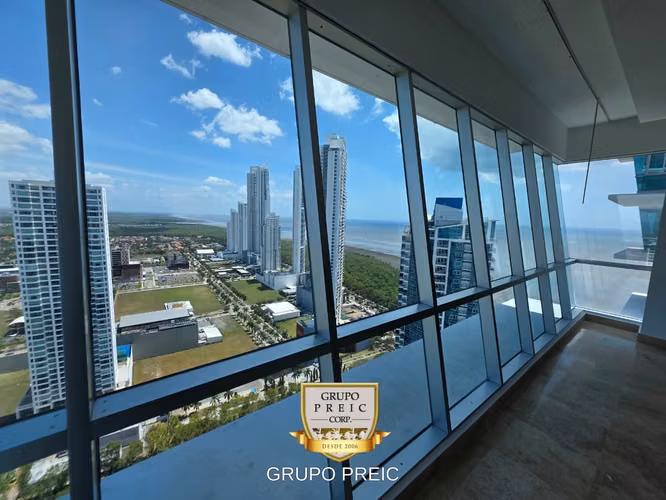 Apartamento en Venta Costa del Este Ph Titanium CC