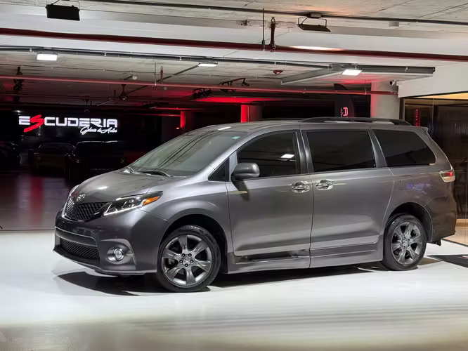 TOYOTA SIENNA SE 2016 ADAPTADA PARA SILLA DE RUEDAS