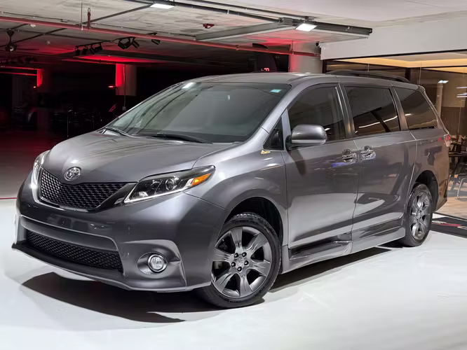 TOYOTA SIENNA SE 2016 ADAPTADA PARA SILLA DE RUEDAS