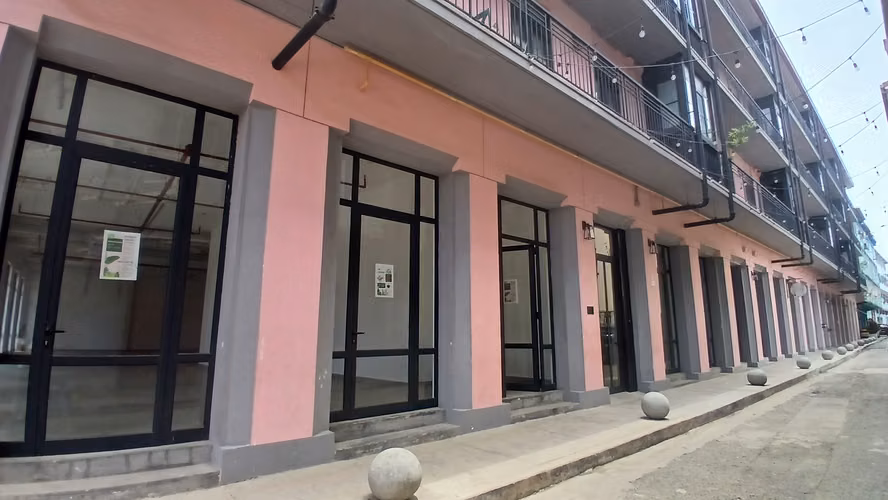 Venta de Amplio Local Comercial en Casco Viejo | Santa Ana Patrimonial - Imagen 8
