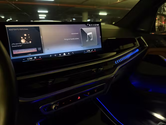BMW X7 xDrive40i M SPORT 2024 - Imagen 14