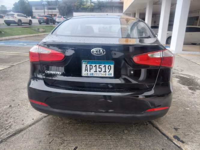 KIA CERATO 2015 AUTOMATICO - Imagen 5