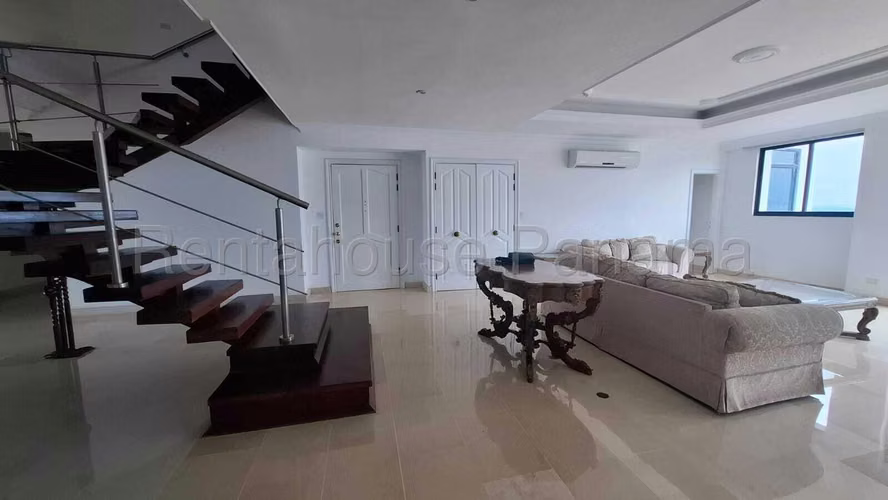 Lujoso Pent-house en Venta en Avenida Balboa 27PPM1298
