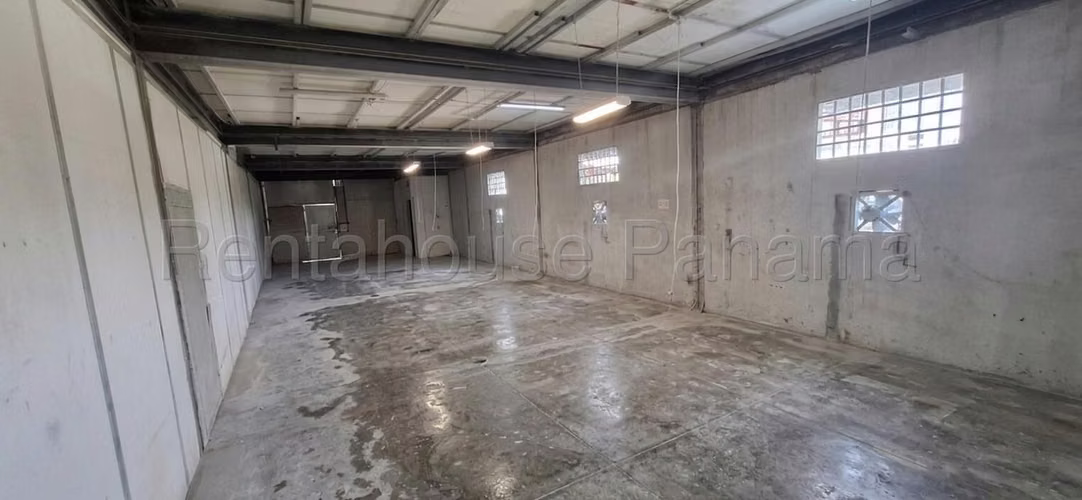Galera de 660m2 en alquiler en Santa María Business
