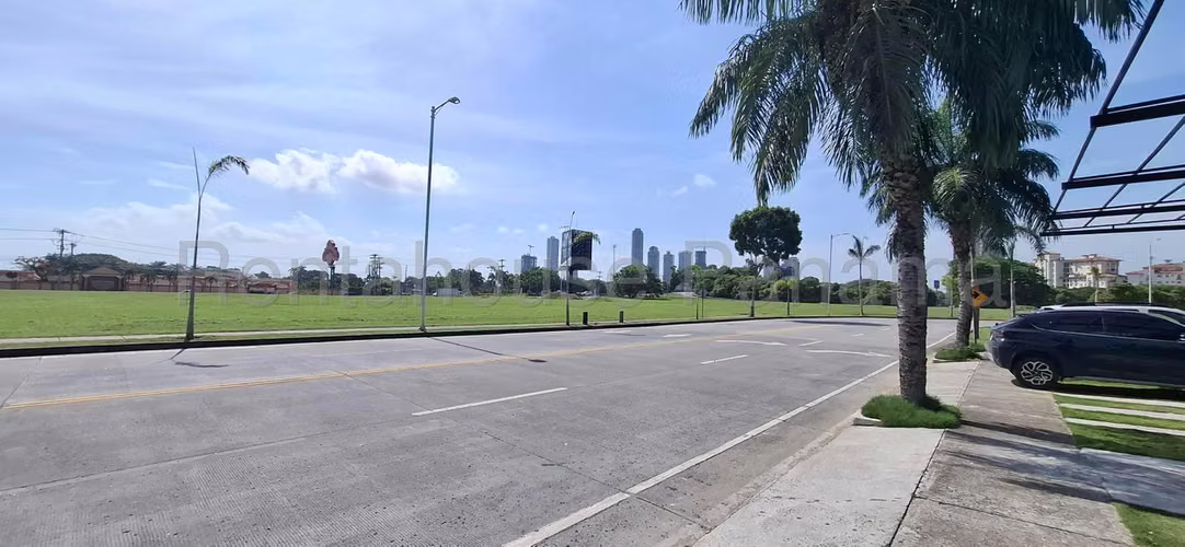 Galera de 660m2 en alquiler en Santa María Business - Imagen 10