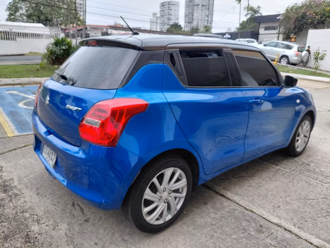 SUZUKI SWIFT 2023 AUTOMATICO - Imagen 5