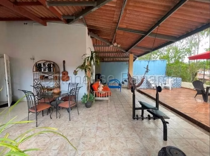 Vendo Casa de 355 m² en Villa Lucre 27-919GG - Imagen 2