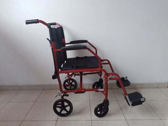 Se Vende Silla de Ruedas - Imagen 5