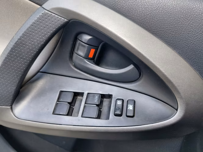 TOYOTA RAV-4 2010 AUTOMATICO - Imagen 10